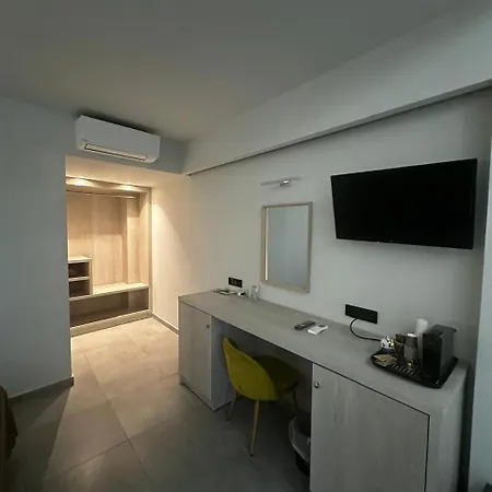 Hotel Aithra *